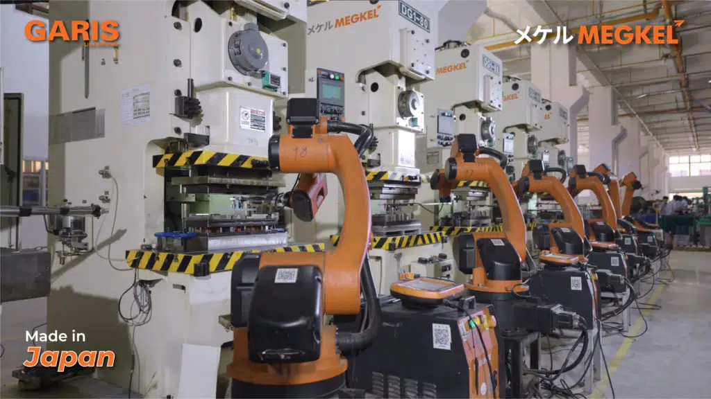 Giá bát đĩa nâng hạ điện có sấy khô Garis ML06.9H sản xuất tại Nhật Bản